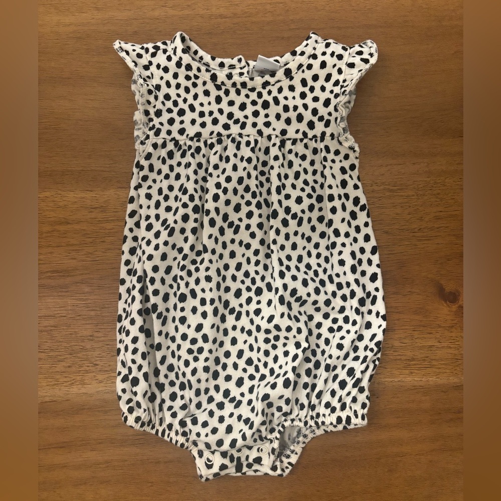 Old Navy - Baby girl bubble romper body suit ruffle sleeves - Size 12-18